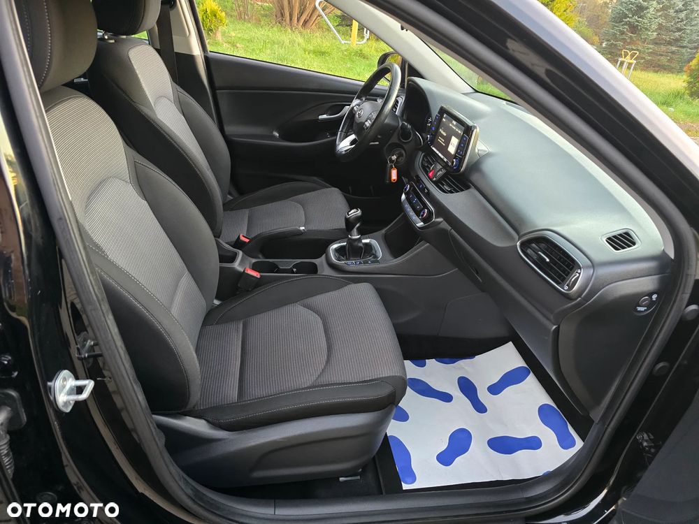 Hyundai i30 1.4 Passion - 29