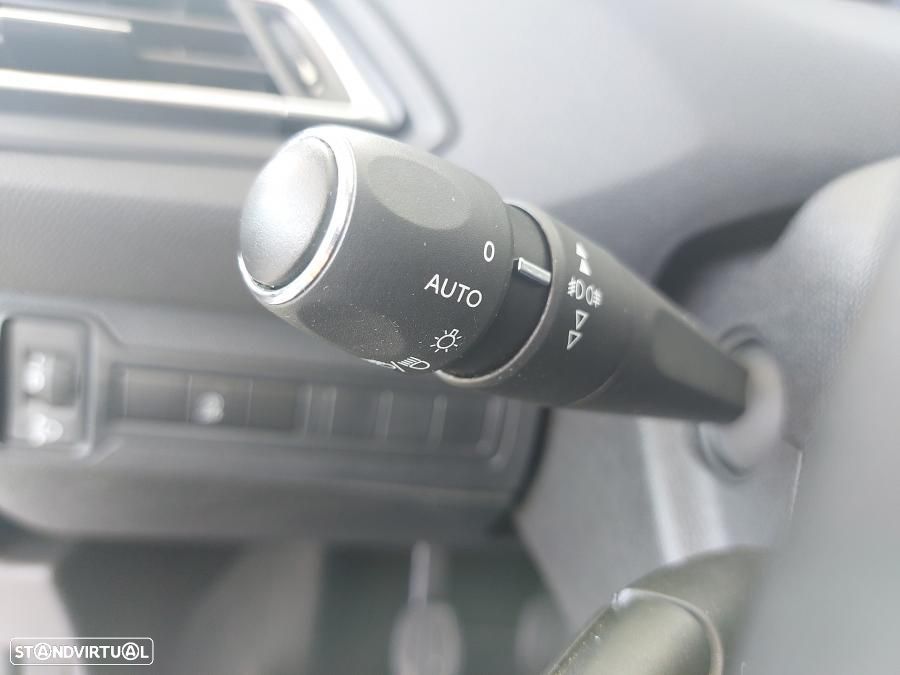 Peugeot 308 SW 1.5 BlueHDi Style - 23