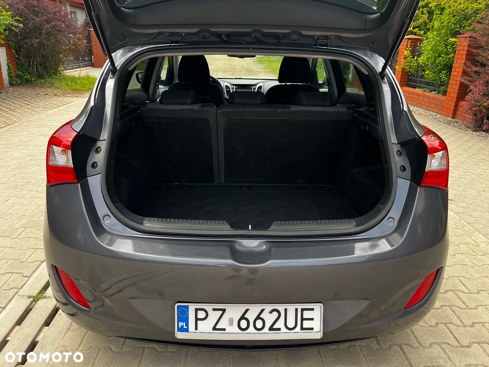 Hyundai i30 blue 1.6 CRDi YES Gold - 16