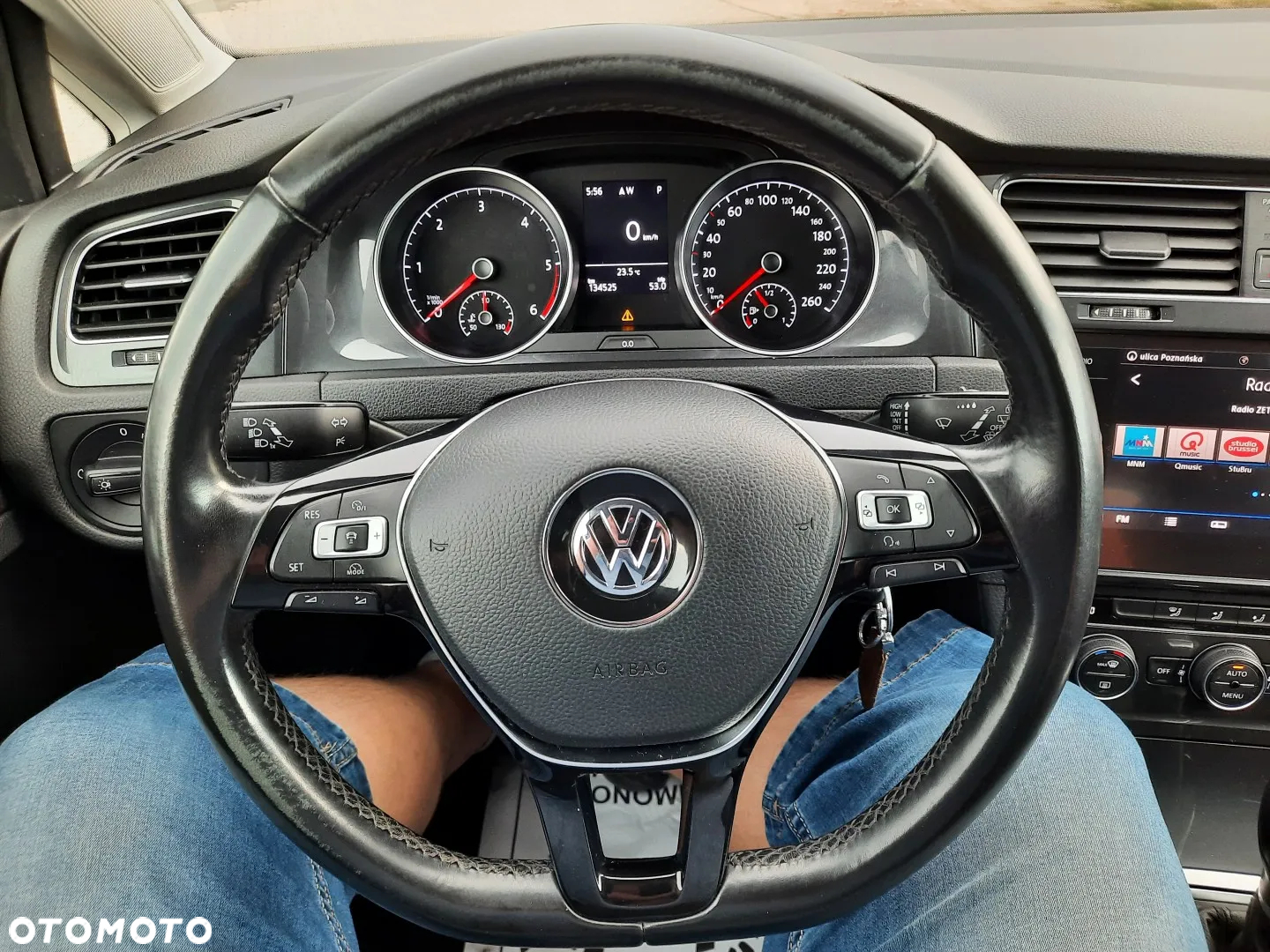 Volkswagen Golf 1.6 TDI (BlueMotion Technology) DSG Comfortline - 26