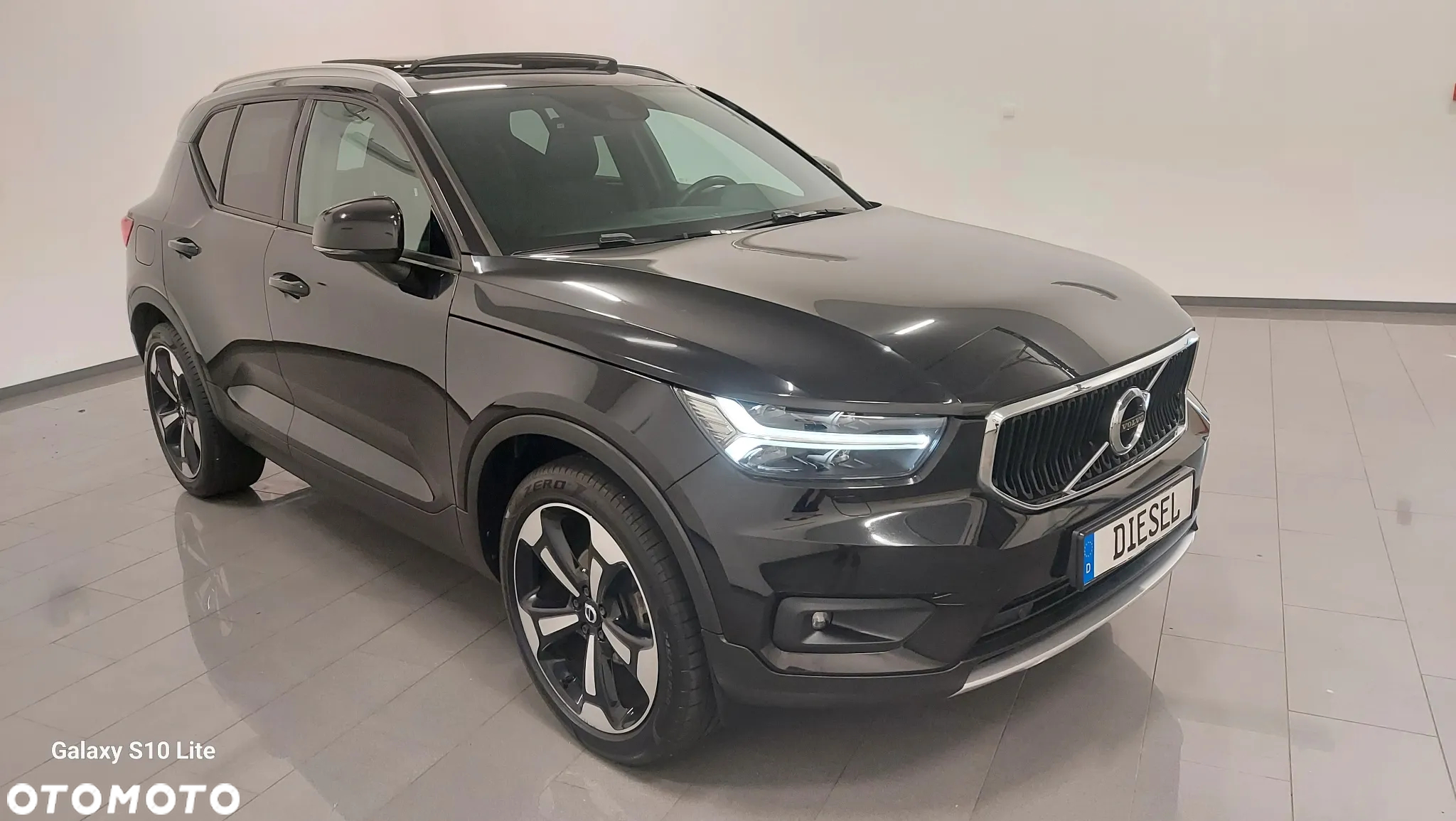 Volvo XC 40 D4 AWD Geartronic R-Design - 2