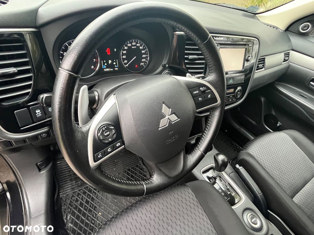 Mitsubishi Outlander 2.0 Intense + - 20