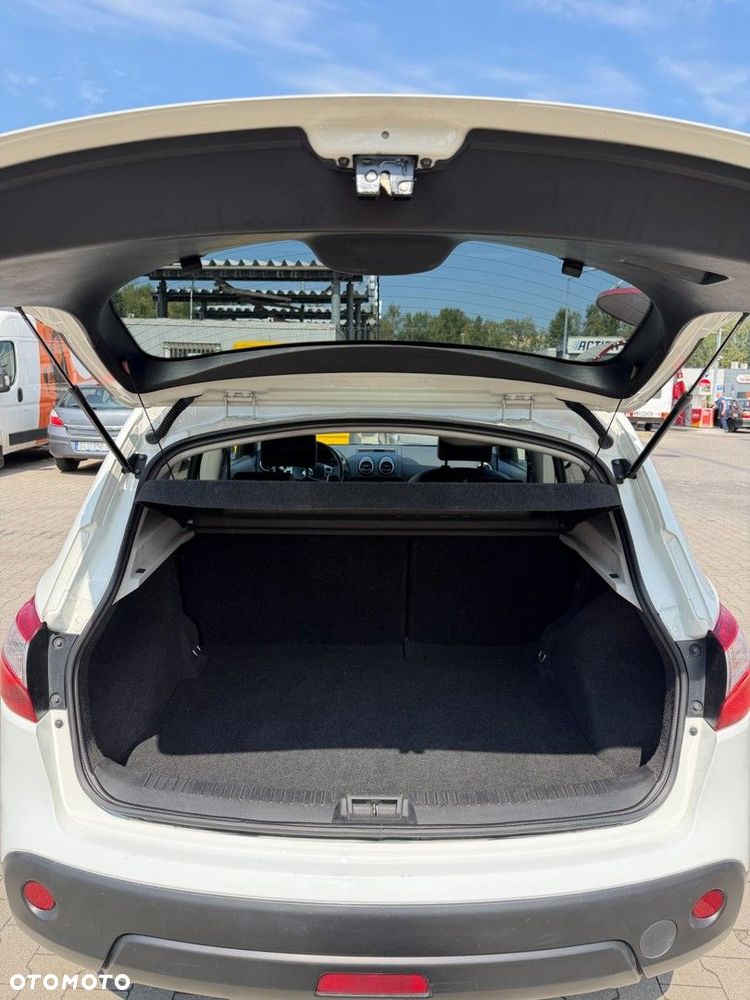 Nissan Qashqai 2.0 4x4 Tekna - 23
