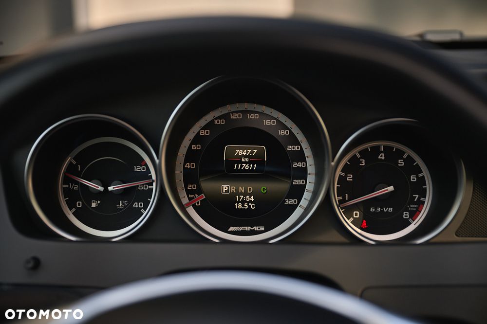 Mercedes-Benz Klasa C 63 AMG - 30