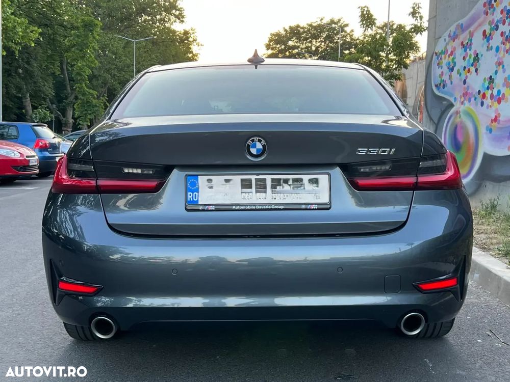 BMW Seria 3 330i AT - 8