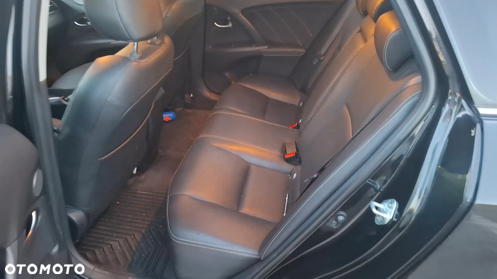 Toyota Avensis 2.0 D-4D Prestige - 12