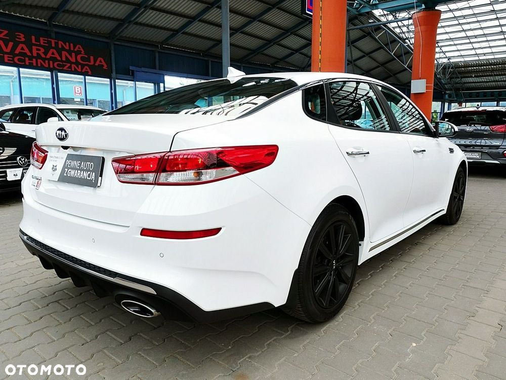Kia Optima - 11
