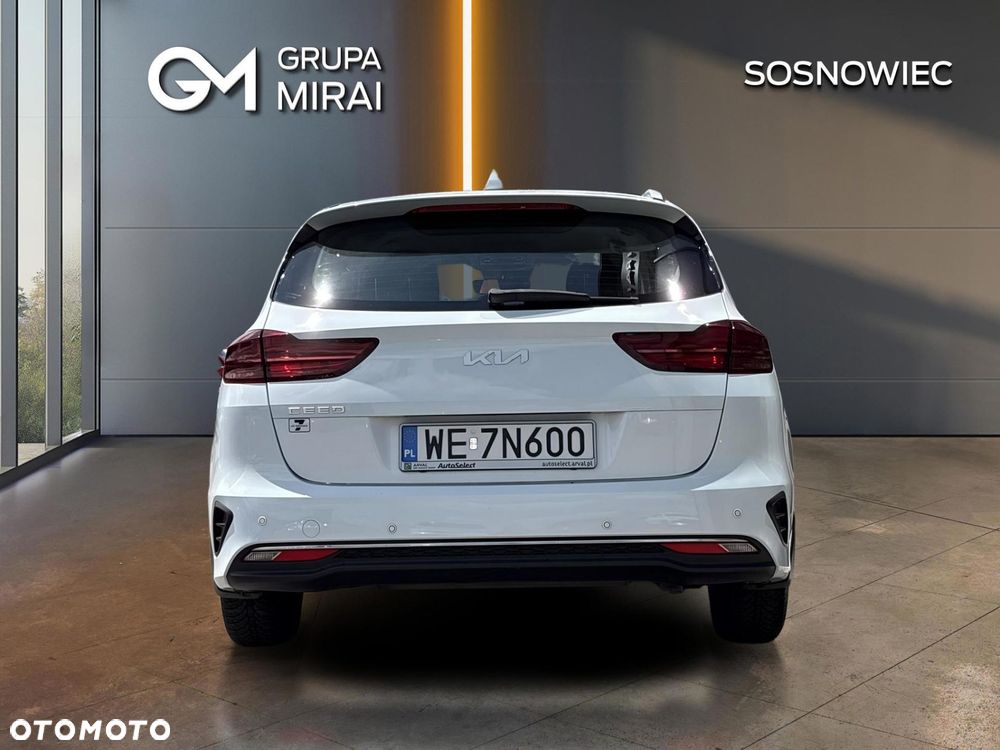 Kia Ceed - 4