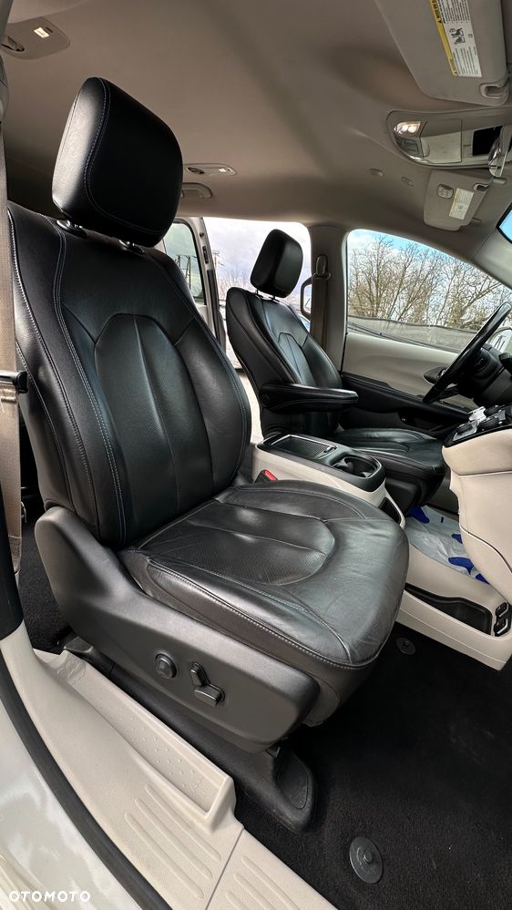 Chrysler Pacifica - 19