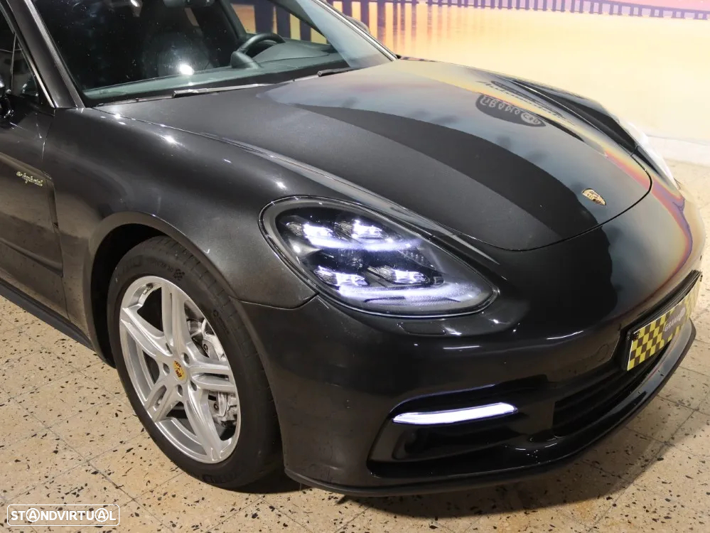 Porsche Panamera 4 E-Hybrid - 45