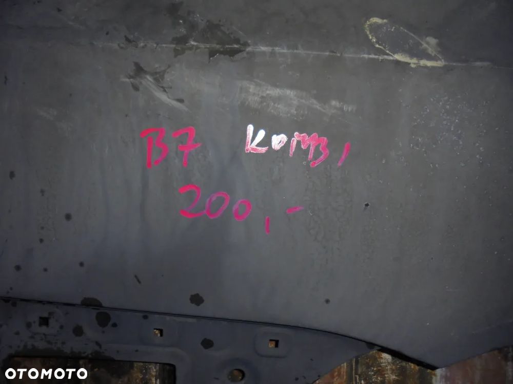 VOLKSWAGEN PASSAT B7 KOMBI POSZYCIE BŁOTNIK PRAWY TYŁ - 2
