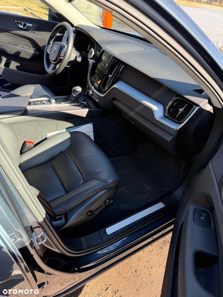 Volvo XC 60 T6 AWD Geartronic Momentum Pro - 21