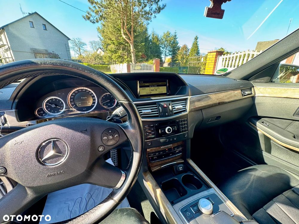 Mercedes-Benz Klasa E 350 CDI DPF BlueEFFICIENCY 7G-TRONIC Elegance - 18