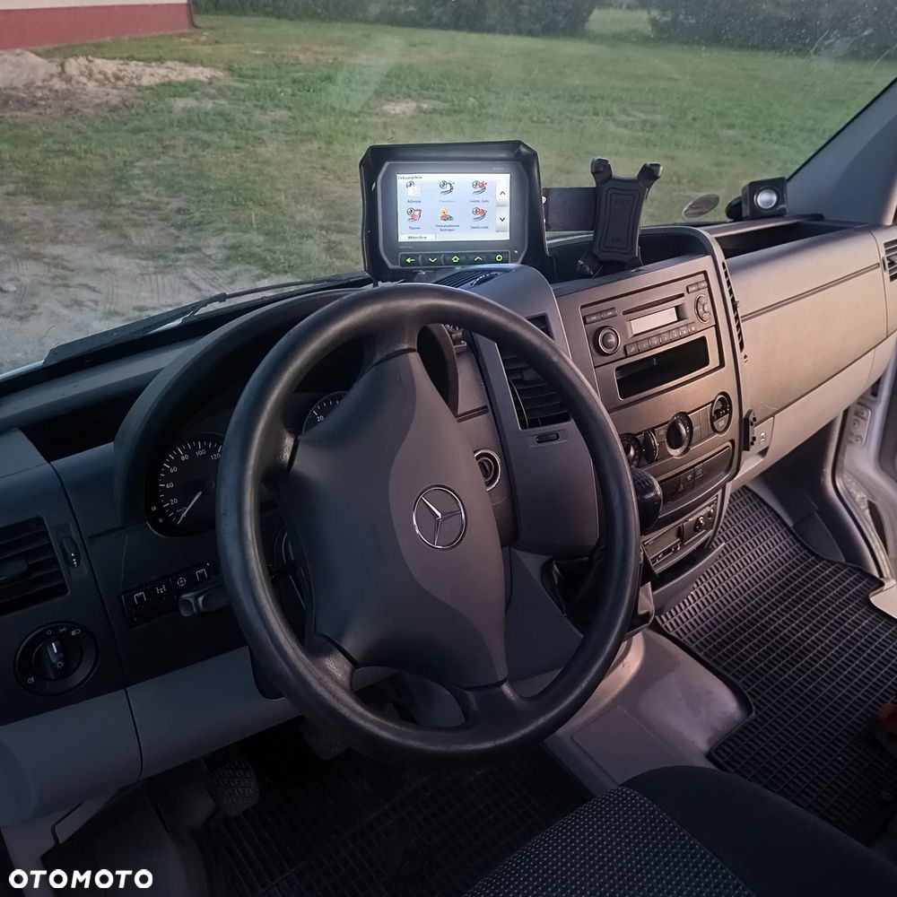 Mercedes-Benz Sprinter - 12