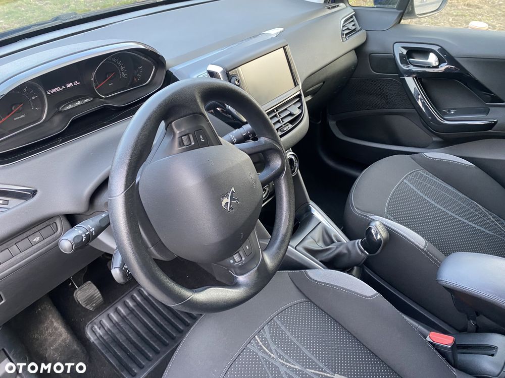 Peugeot 208 1.2 PureTech Active - 5