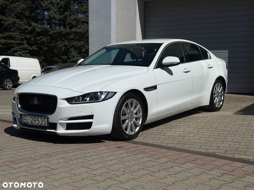 Jaguar XE - 2