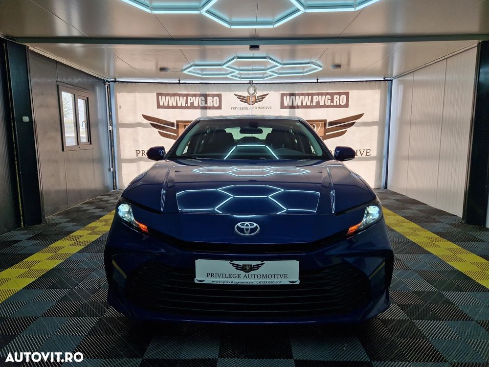 Toyota Camry 2.5 Hybrid Dynamic - 2