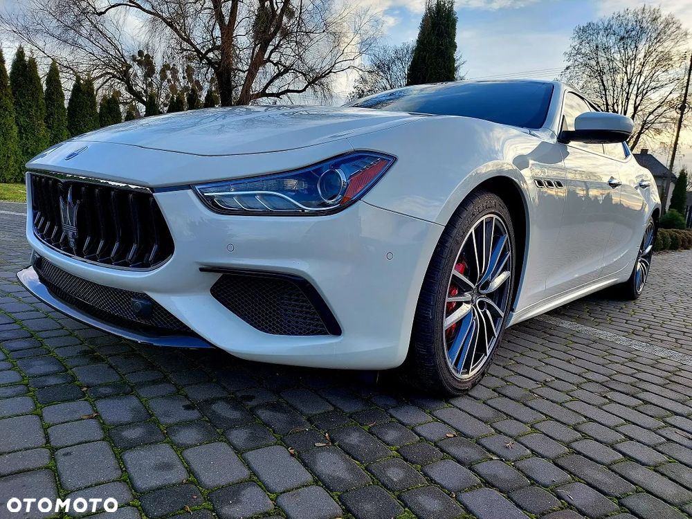 Maserati Ghibli GranSport - 13