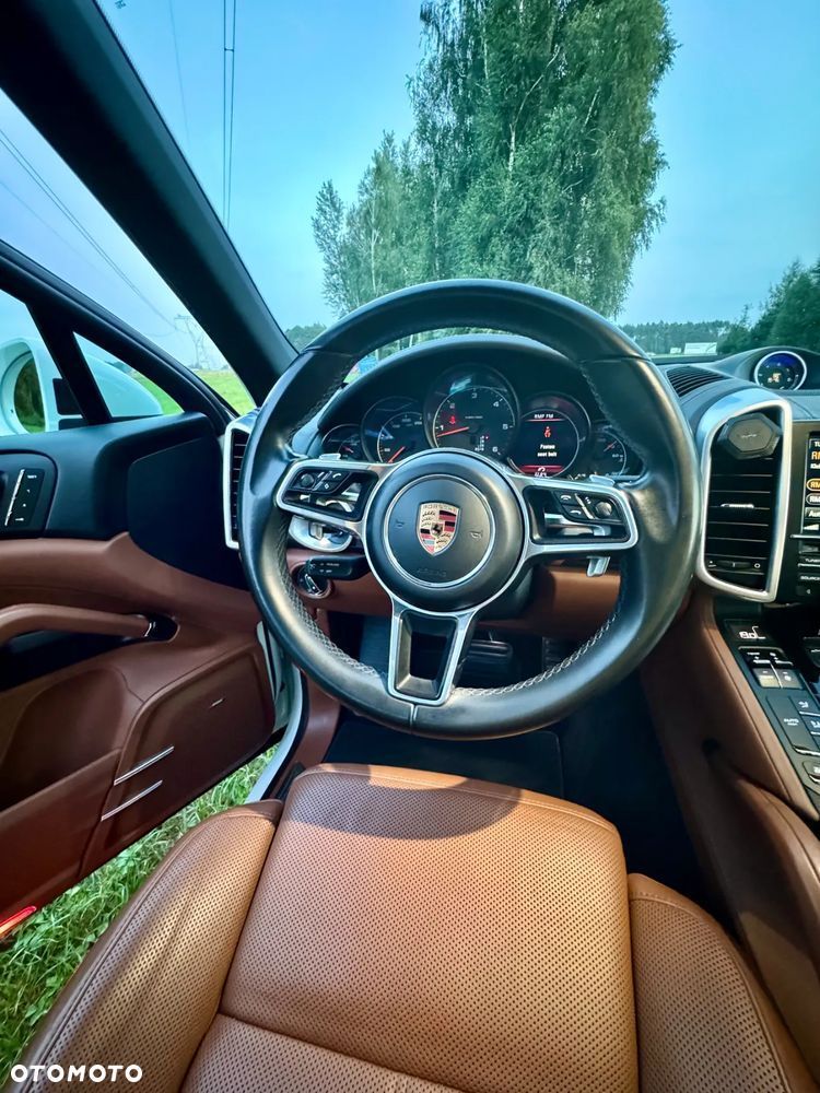 Porsche Cayenne Diesel Platinum Edition - 12