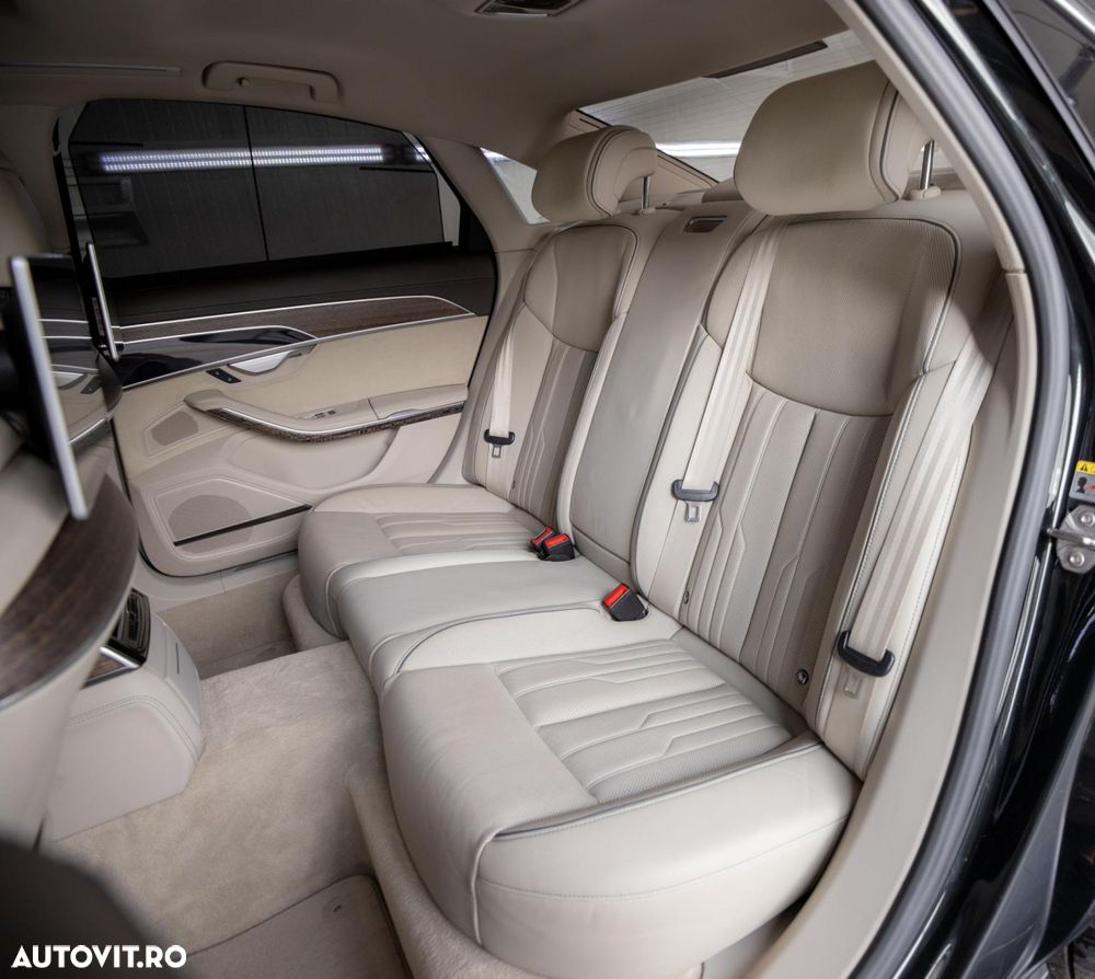 Audi A8 - 12