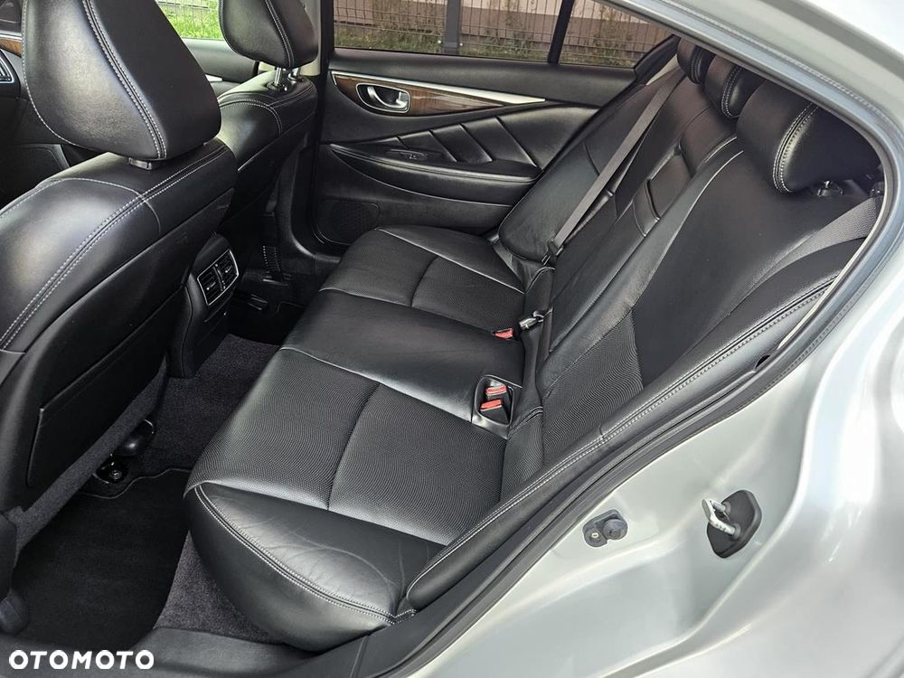 Infiniti Q50 - 31