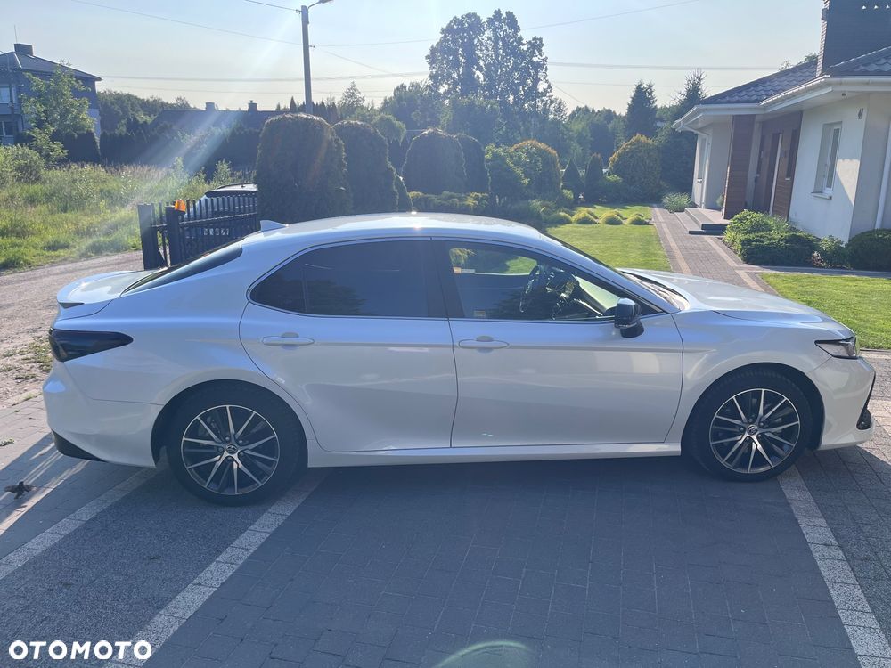 Toyota Camry - 2