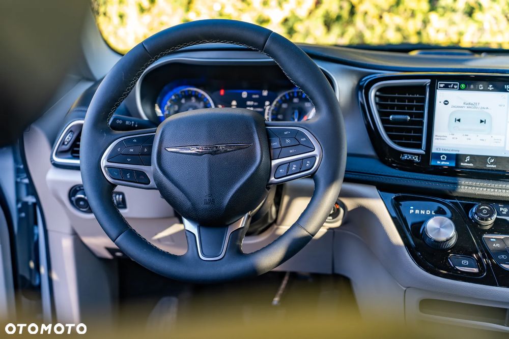 Chrysler Pacifica - 18