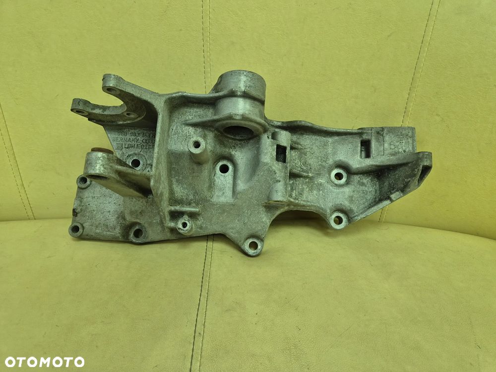 ŁAPA WSPORNIK MOCOWANIE ALTERNATORA VW PASSAT B5 FL/ AUDI A4 B6/ A6 C5/ SKODA SUPERB 1.6 B / 1.8 T 06B903143N - 1