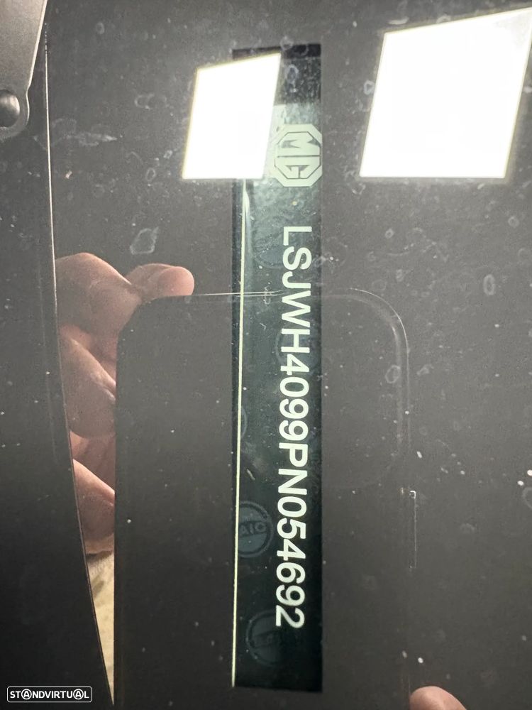 MG MG4 64 kWh Luxury - 28