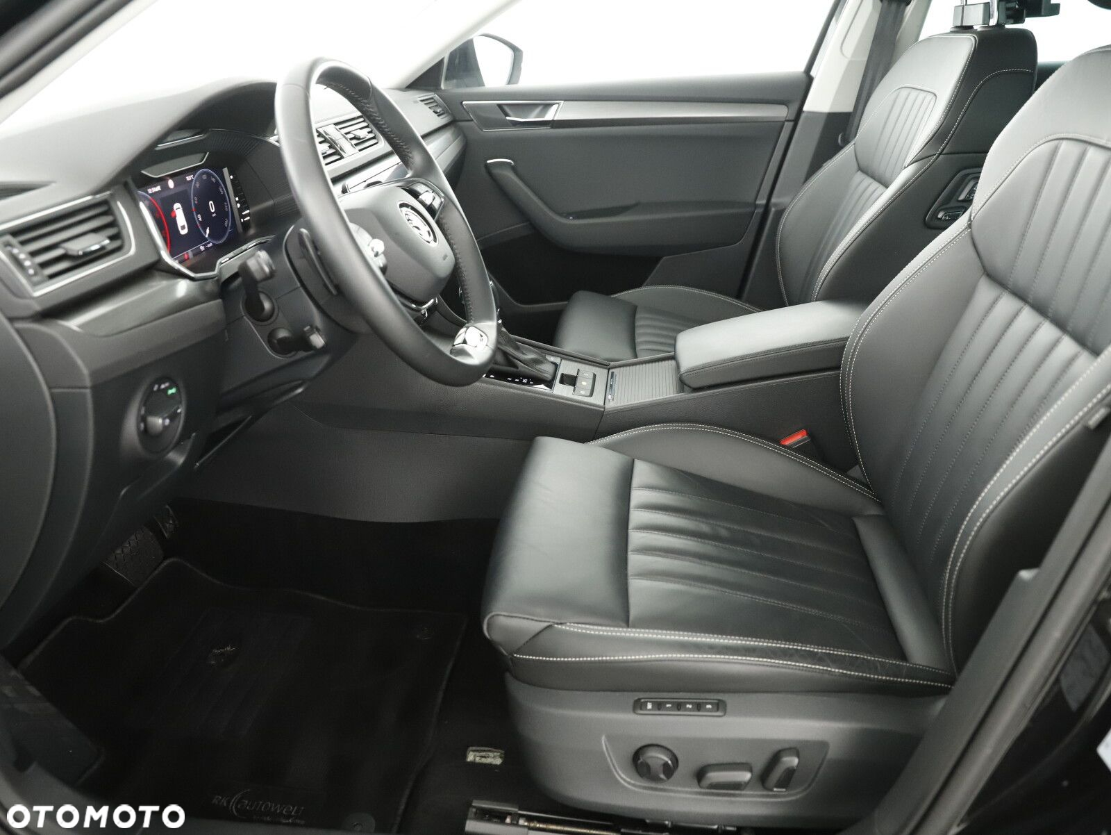 Skoda Superb 2.0 TDI SCR Style DSG - 23