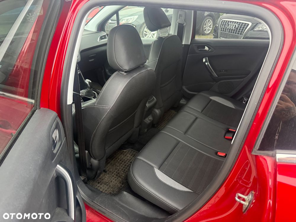 Peugeot 2008 - 8