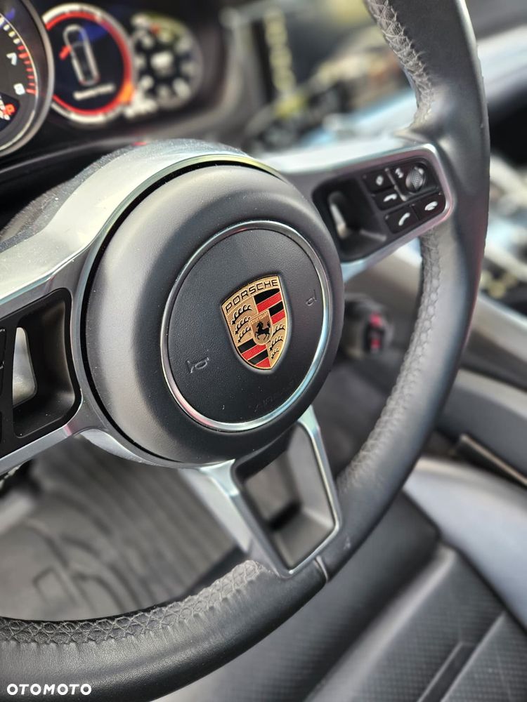 Porsche Panamera 4S - 21