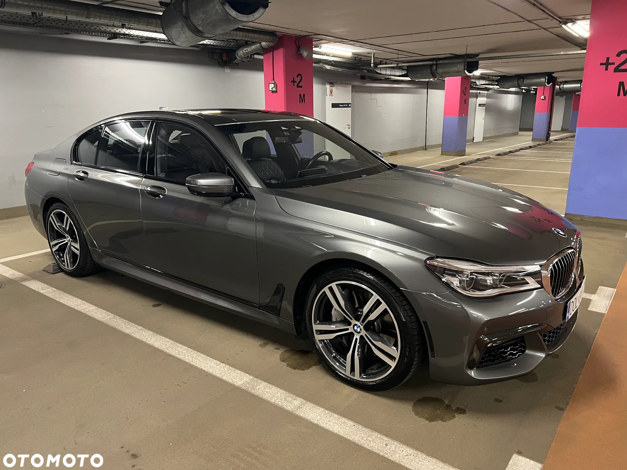 BMW Seria 7 750i xDrive - 12