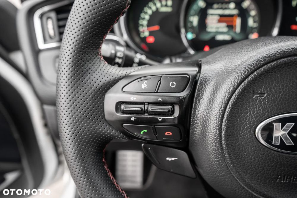 Kia Ceed 1.6 T-GDI GT-Track - 17
