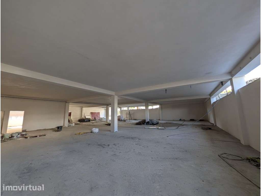 Armazém Novo com 600m em Alfena - Grande imagem: 2/2