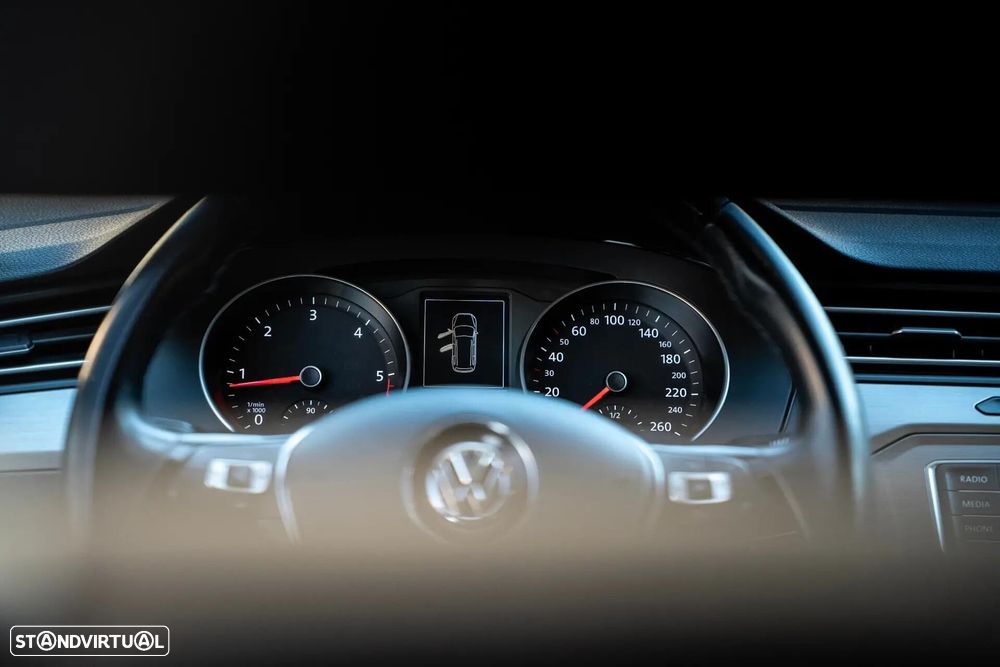 VW Passat Variant 1.6 TDI BlueMotion - 10