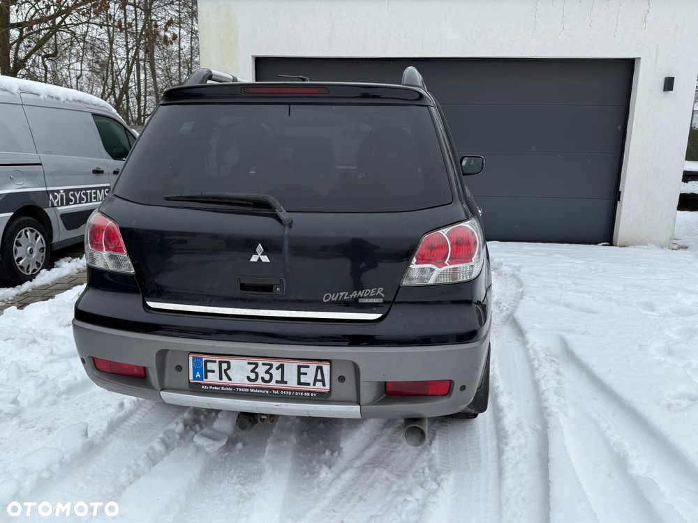 Mitsubishi Outlander 2.0 4WD Intense - 10