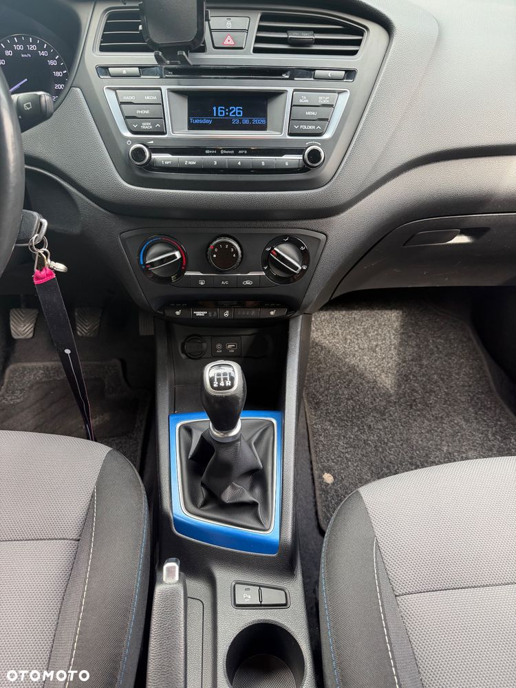 Hyundai i20 blue 1.2 Style - 6