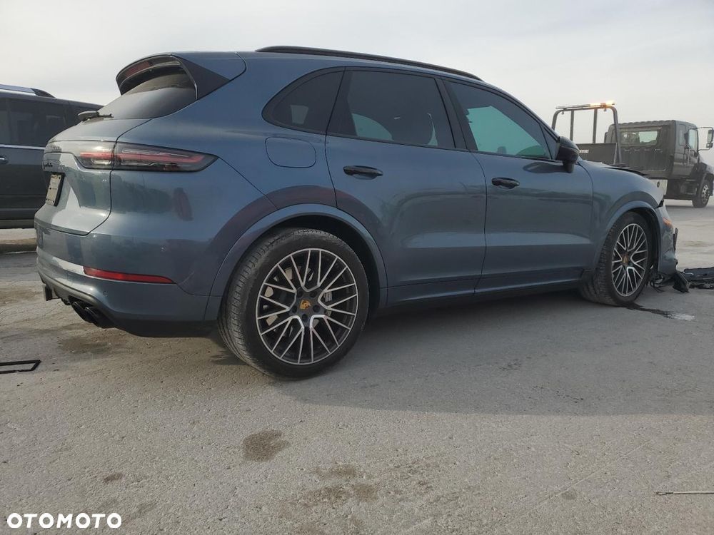 Porsche Cayenne Turbo - 3