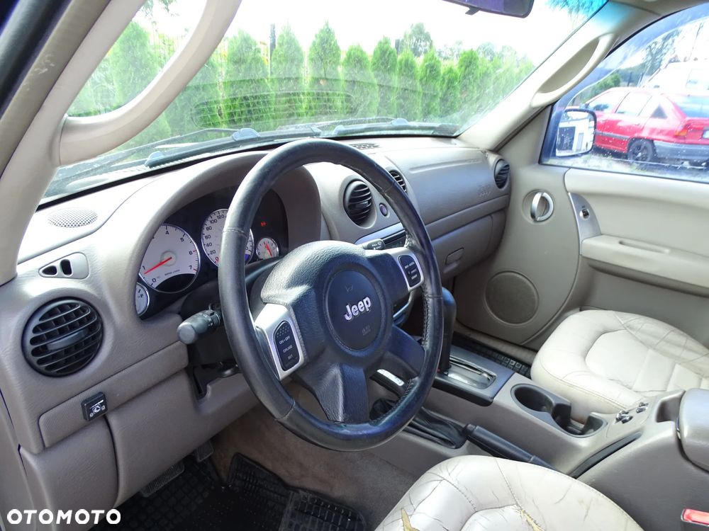 Jeep Liberty - 3