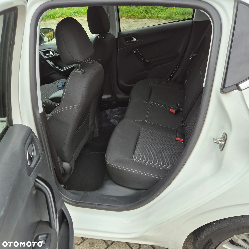 Peugeot 208 1.2 PureTech Allure S&S EAT6 - 26