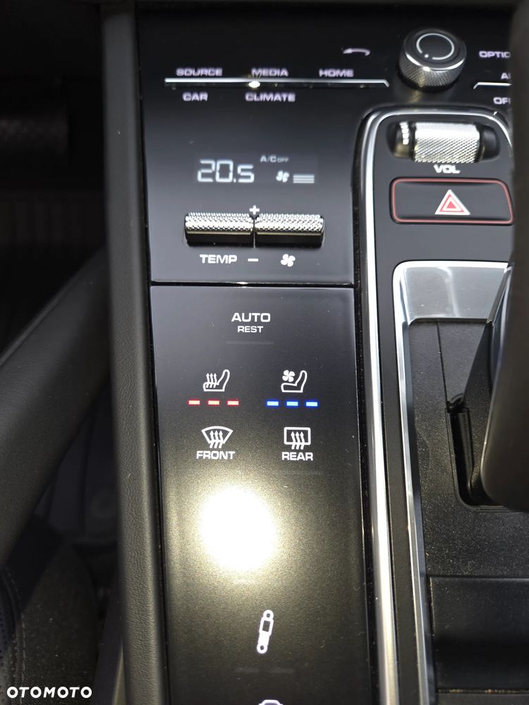 Porsche Cayenne E-Hybrid Platinum Edition - 12