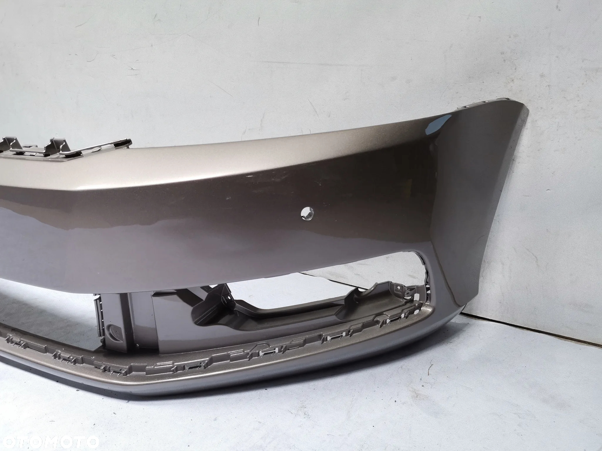 Zderzak Przód Przedni VOLKSWAGEN PASSAT B7 3AA kod lak LA8X 10-15 - 2