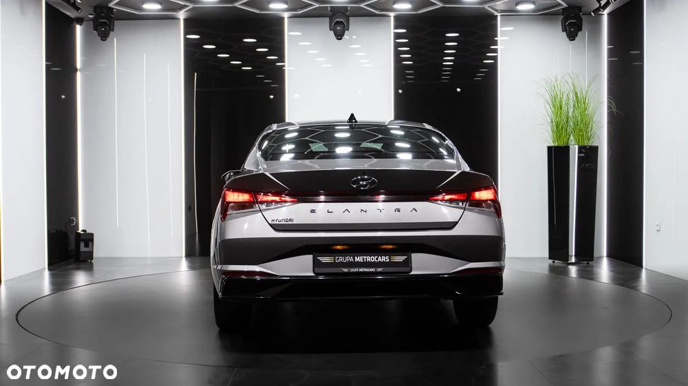 Hyundai Elantra 1.6 Smart - 6