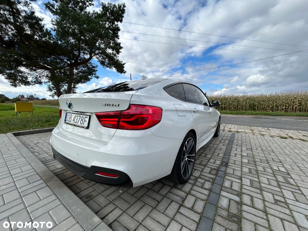 BMW Seria 3 318d M Sport - 12