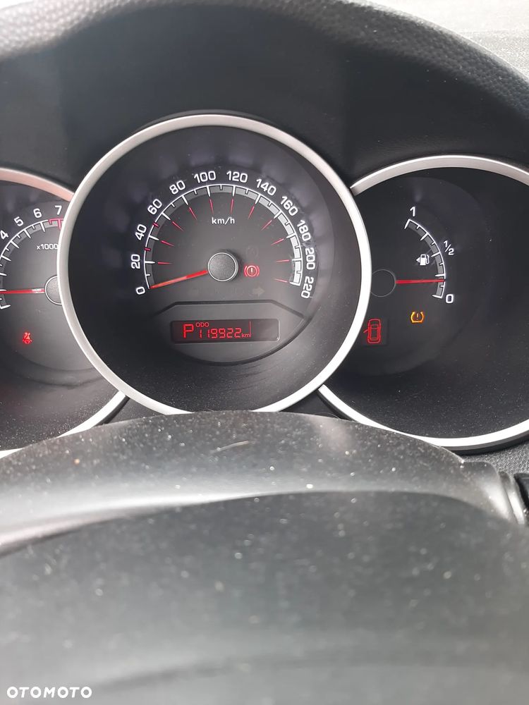 Kia Venga 1.6 L - 7