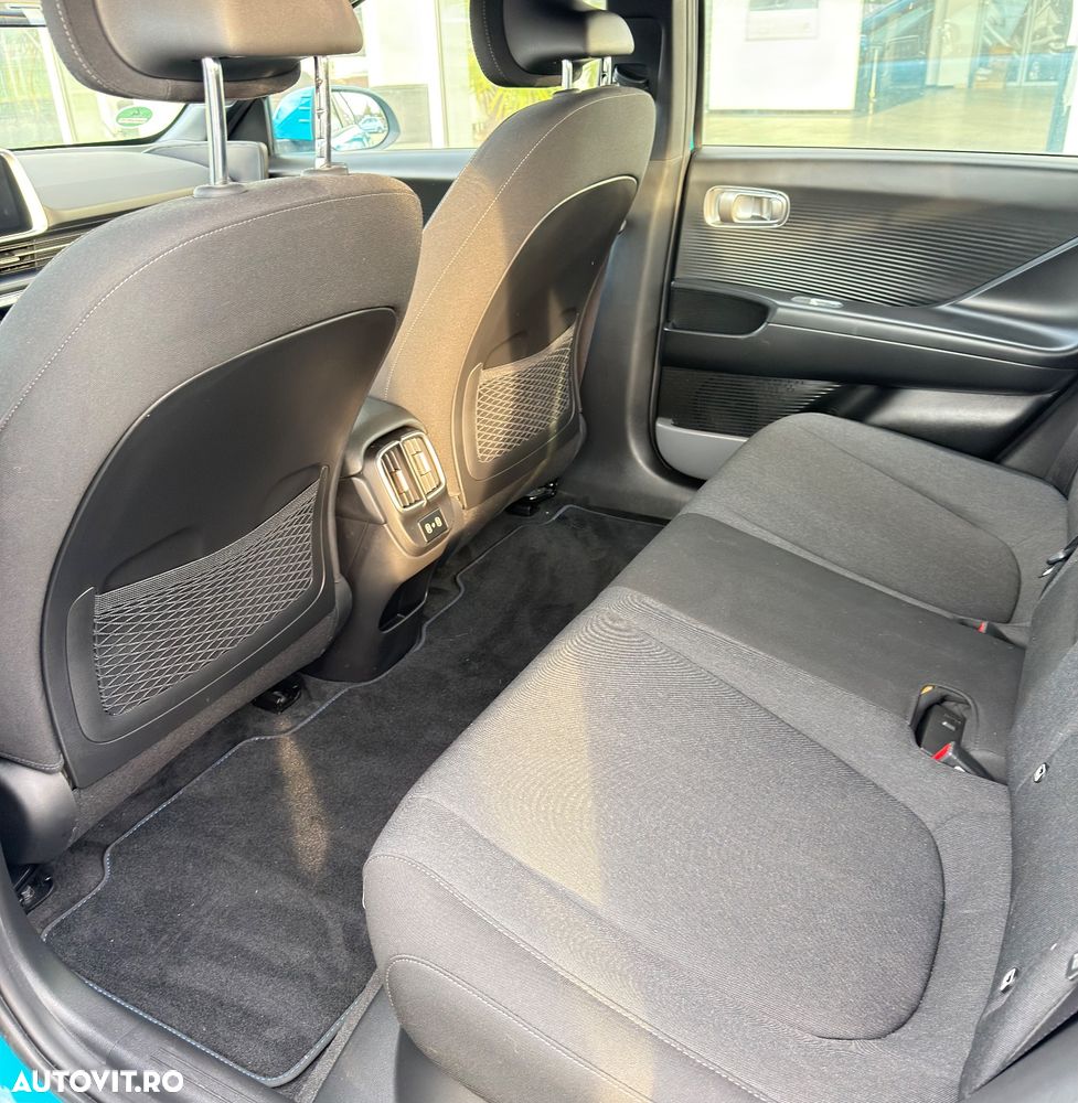 Hyundai IONIQ - 13