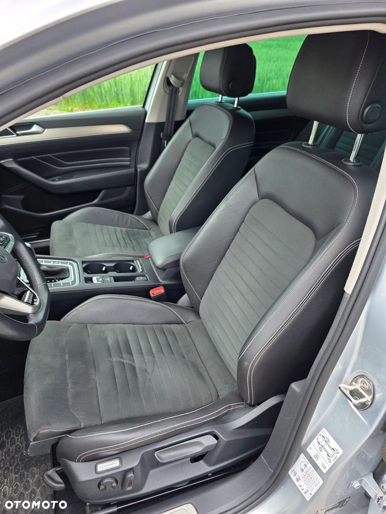 Volkswagen Passat 2.0 TDI SCR DSG 4Motion Business - 18