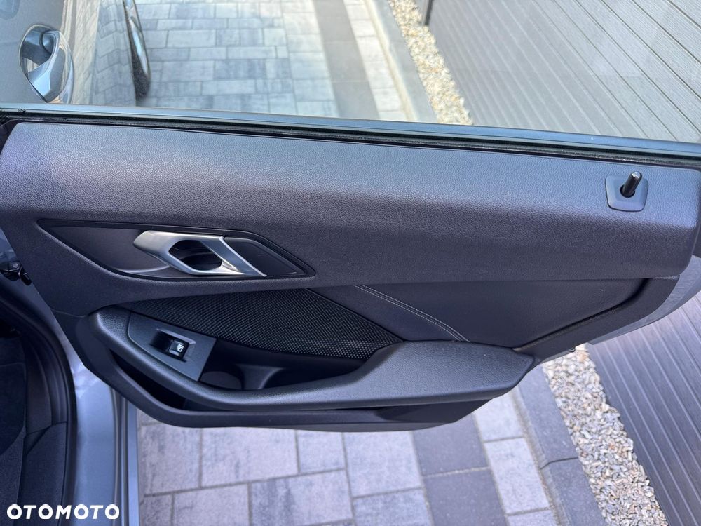 BMW Seria 2 220i Advantage sport - 36