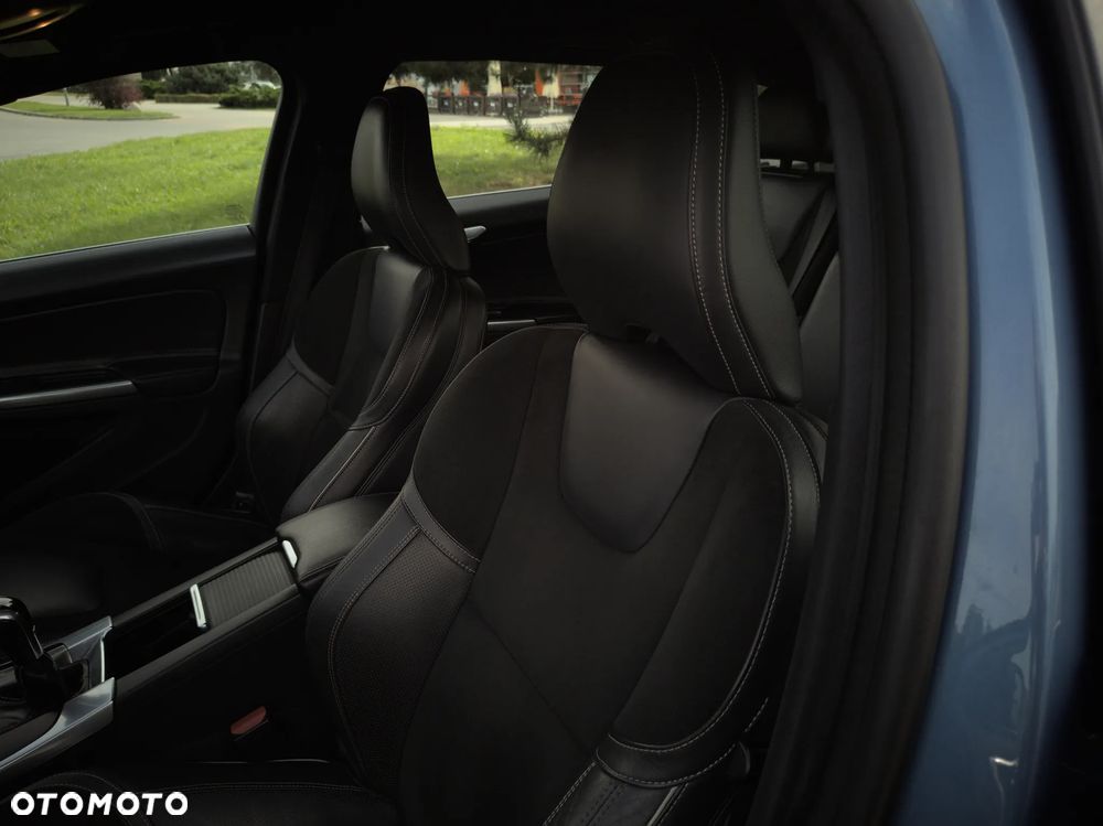 Volvo V60 D2 Drive-E R-Design Momentum - 12